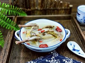 盛出装汤碗中。