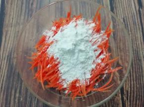 加入少许的面粉