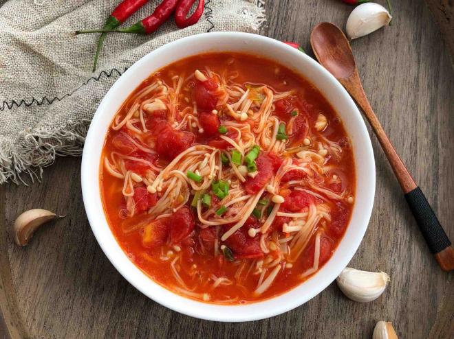 西红柿炒金针菇