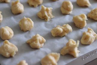 分割成30个小面团，大约一个13-14克。