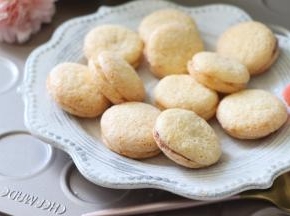 盖起另外一片，台式马卡龙就完成了。