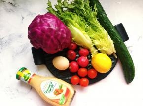 首先将所需要的食材准备好。