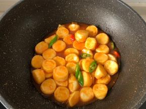 轻翻均匀收汁即可出锅！