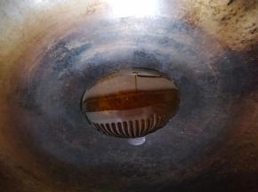 热锅倒入适量的食用油