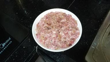 搞拌均匀，平铺碟子上
