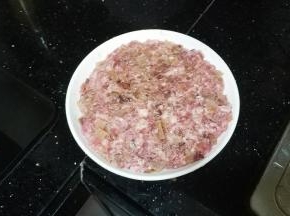 搞拌均匀，平铺碟子上