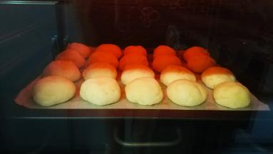 烤至涨成小圆球