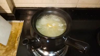 大火烧开十分钟后转中小火40分钟即可