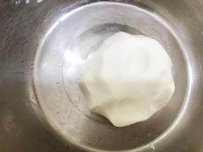 揉成光滑柔软的面团