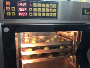 预热165度，用160度烘烤15分钟即可