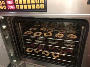 不需要嘎嘣脆，酥脆，太硬脆，不适合水果