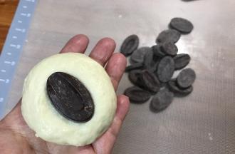 包裹一颗巧克力