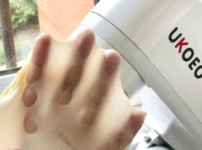 揉至手套膜