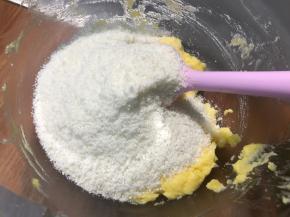 搅匀后例如椰蓉拌匀