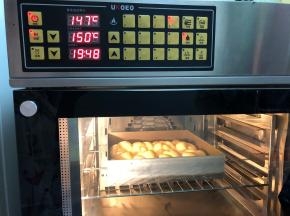 150度烘烤20分钟左右