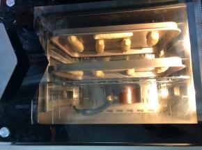 准备一盆热水，放入烤箱中，不开温度，关门，进行二发，大约25分钟