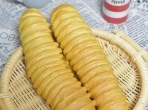 可以在顶端画些眼睛装饰