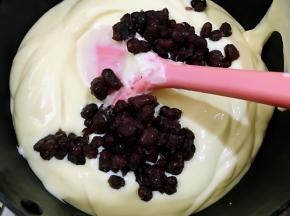 加入蜜红豆拌匀