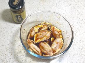 再放入两勺黄梅酱