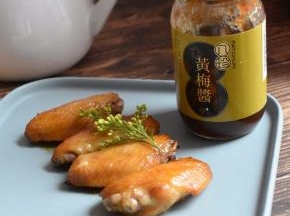 蘸黄梅酱吃非常好吃
