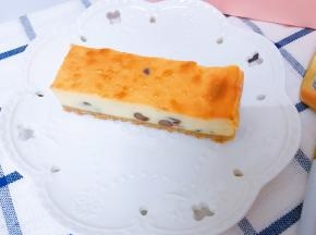 老公忍不住偷吃了一块
