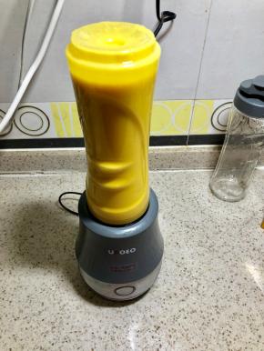 料理机大约十几秒，米糊就搞定了