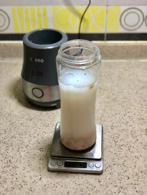 放入80度左右的热水