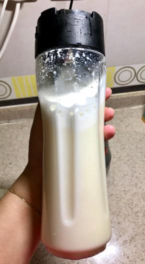 醇香豆浆就打好了，也可以用热牛奶来打