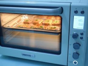 然后继续放回烤箱烤完即可