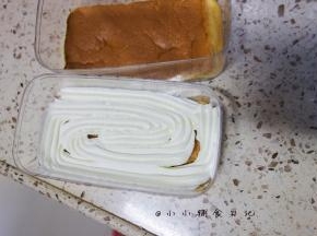 一层蛋糕一层奶油