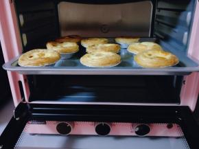 烤箱掉了，蛋挞烤好了呦～