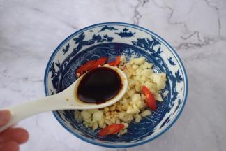 加入味极鲜酱油