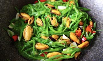 用锅铲搅拌均匀即可关火