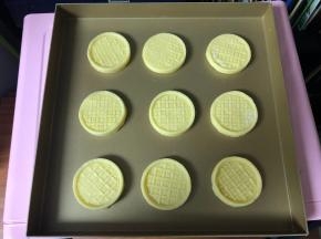 压好的饼干