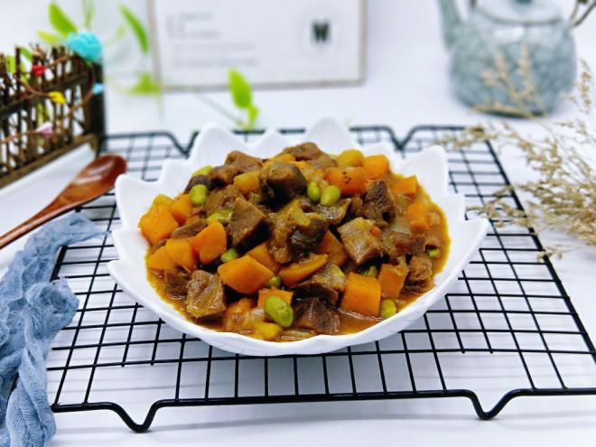 牛肉咖喱烩红薯