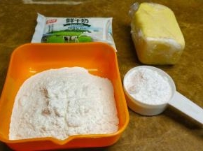 第二天拿出面团室温回温一小时
这时可以做麻薯馅了