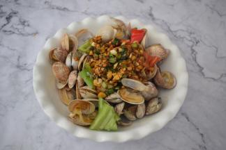 淋上刚才调好的酱汁