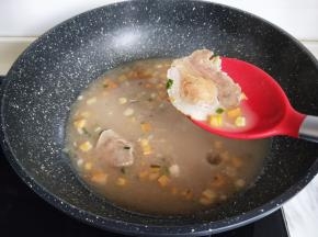 2大片叉烧肉肉。