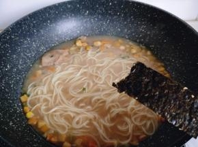 即可食用，脆脆香香的海苔！