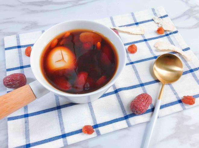 当归红枣桂圆枸杞炖蛋