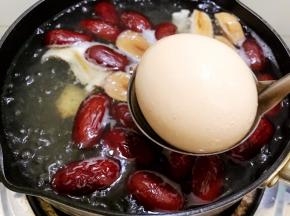 捞出鸡蛋