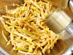 淋上花椒油提香