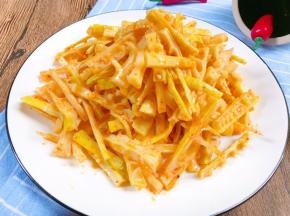 上桌，我一个人吃完了一盘