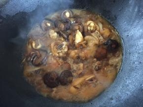 大火煮开后改小火焖10-15分钟
