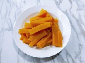 捞出淋干水分。