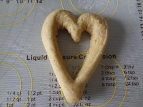 上面部分从上面往下面穿过整理好就可以了