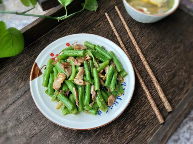 豆角炒肉片