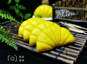 好吃又好看的南瓜荷叶夹出锅喽～