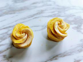 两个花卷成行了！