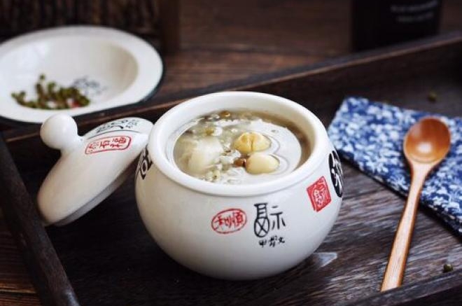 莲子百合绿豆粥